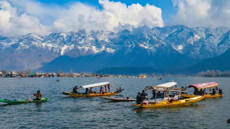 Kashmir Paradise Journey I Srinagar I Day excursion to Gulmarg  I Family Package