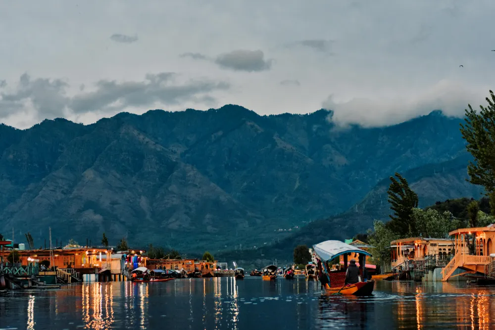 4 Days & 3 Nights of Kashmir Golden Meadows Tour Package