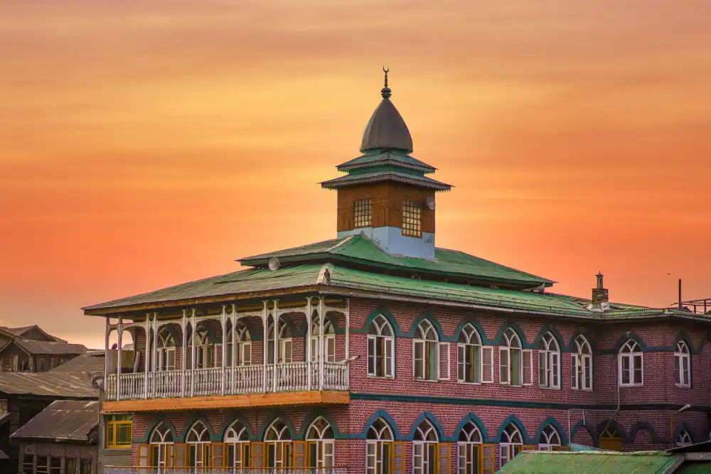 Kashmir Hidden Paradise Escape Tour Package I 3N 4D I Family Package