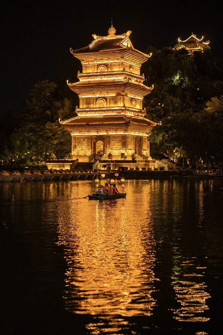 Vietnam Sightseeing Package